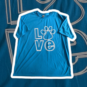 🐾❤️ "LOVE" T-Shirt with Dog Paw Design 🐶💕 - Size 2XL